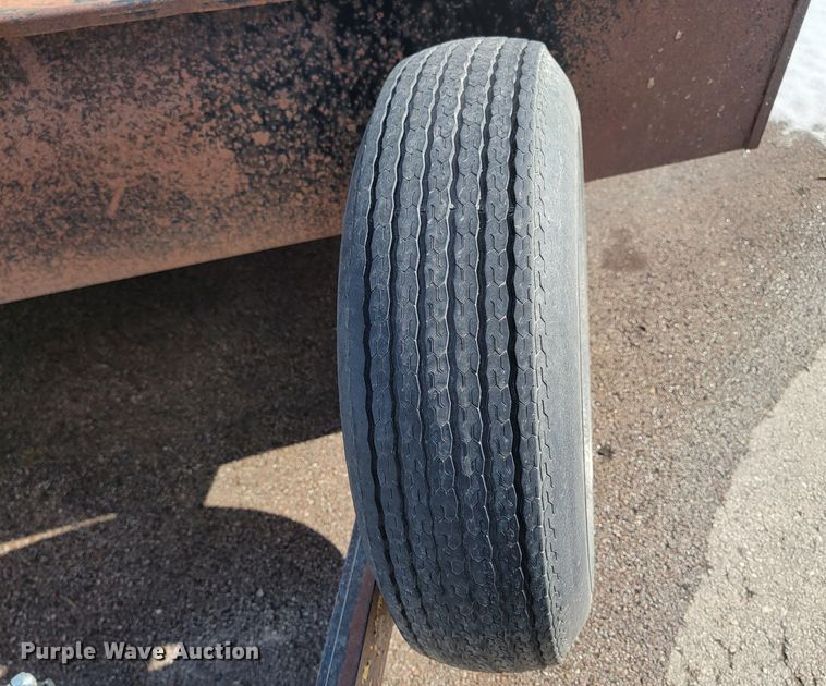 image for item LV9281 2005 H&H  utility trailer