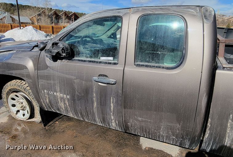 image for item LV9282 2013 Chevrolet Silverado 1500  Ext. Cab pickup truck