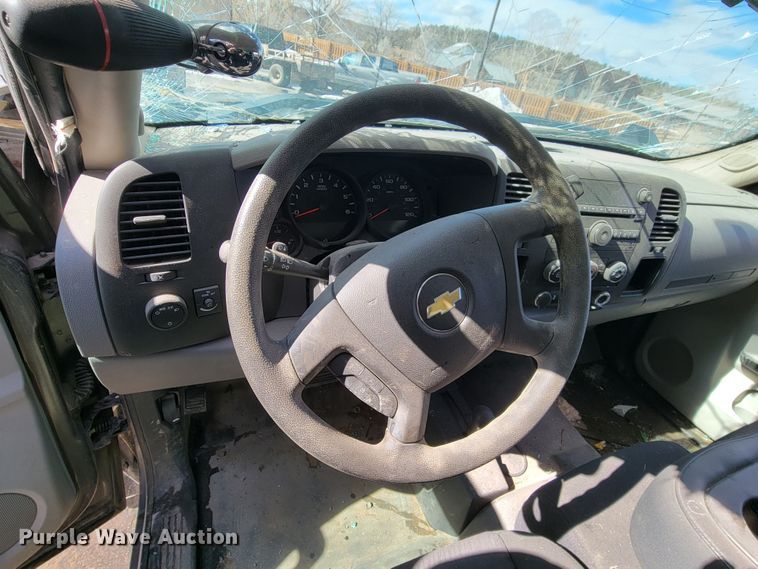 image for item LV9282 2013 Chevrolet Silverado 1500  Ext. Cab pickup truck