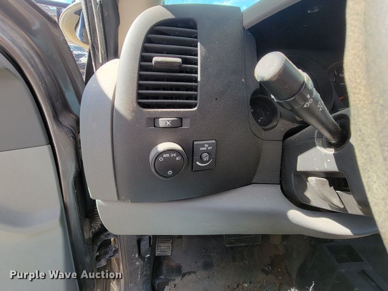 image for item LV9282 2013 Chevrolet Silverado 1500  Ext. Cab pickup truck