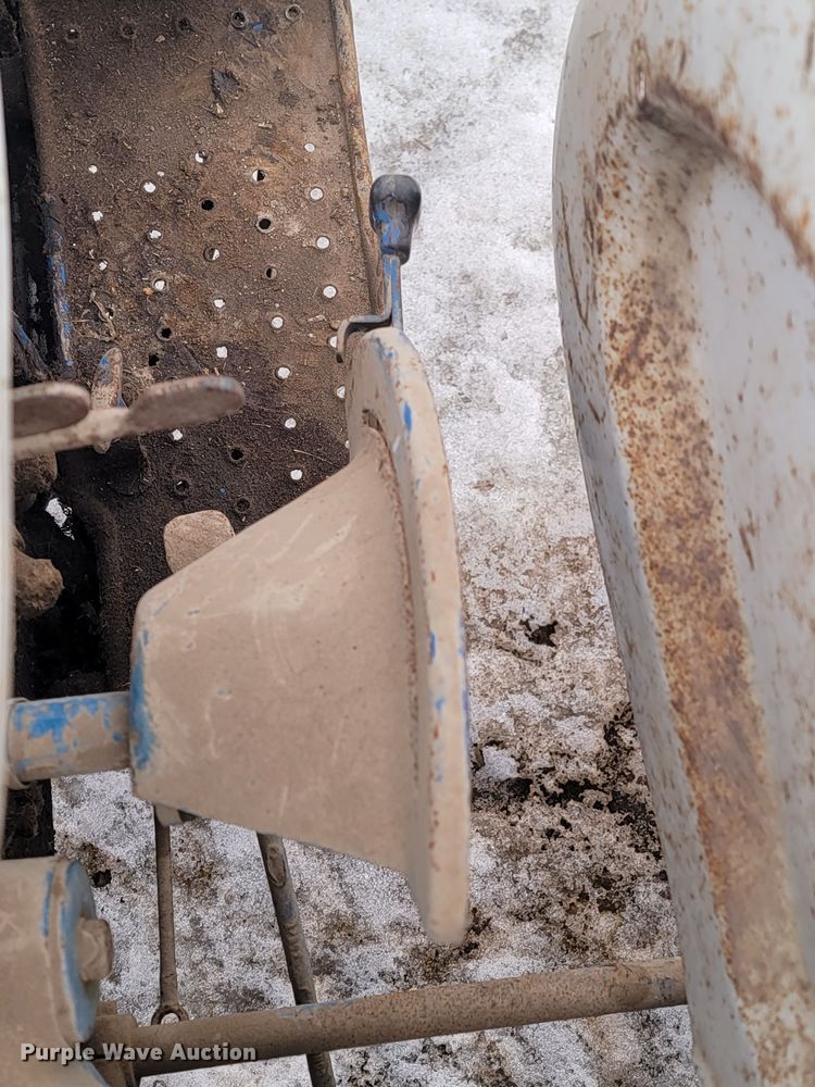 image for item LV9305 Ford 3000  tractor