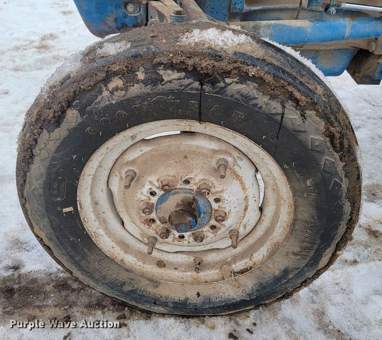 image for item LV9305 Ford 3000  tractor