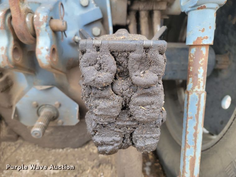 image for item LV9306 1989 White 100  MFWD tractor