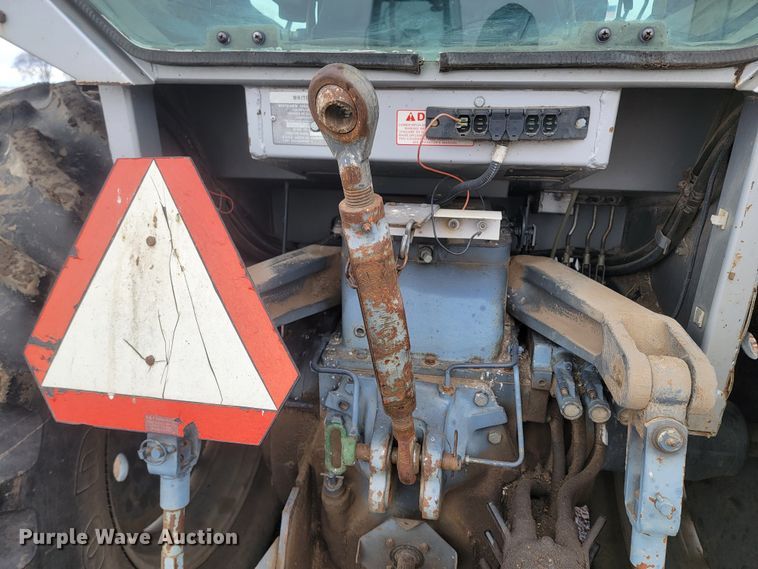 image for item LV9306 1989 White 100  MFWD tractor