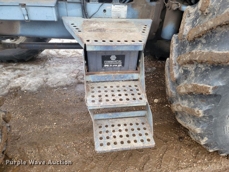 image for item LV9306 1989 White 100  MFWD tractor