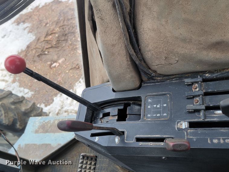 image for item LV9306 1989 White 100  MFWD tractor