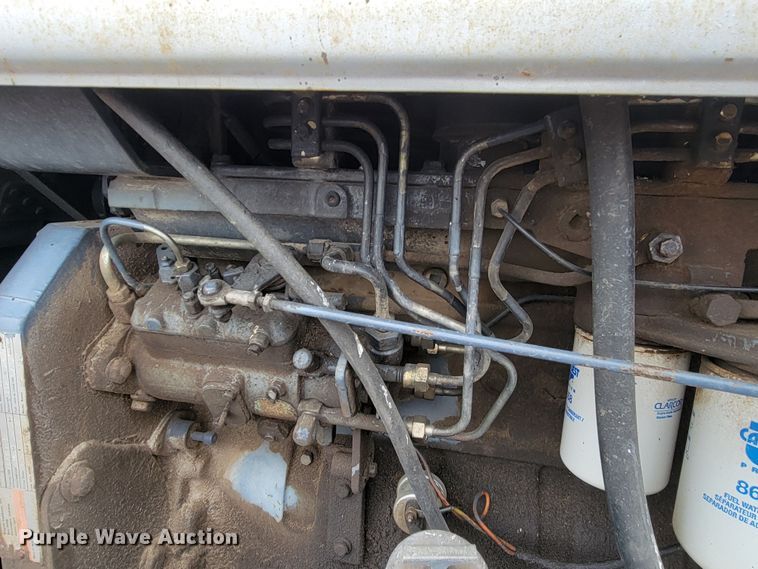 image for item LV9306 1989 White 100  MFWD tractor