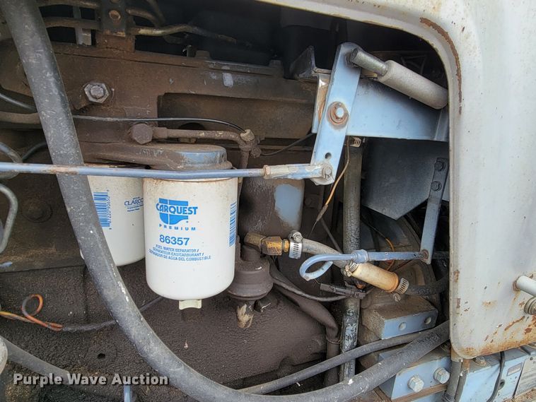 image for item LV9306 1989 White 100  MFWD tractor