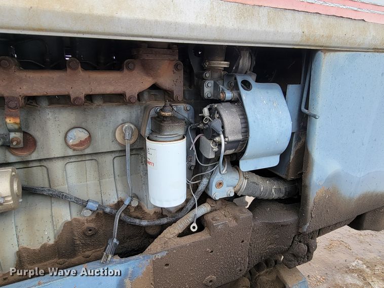 image for item LV9306 1989 White 100  MFWD tractor