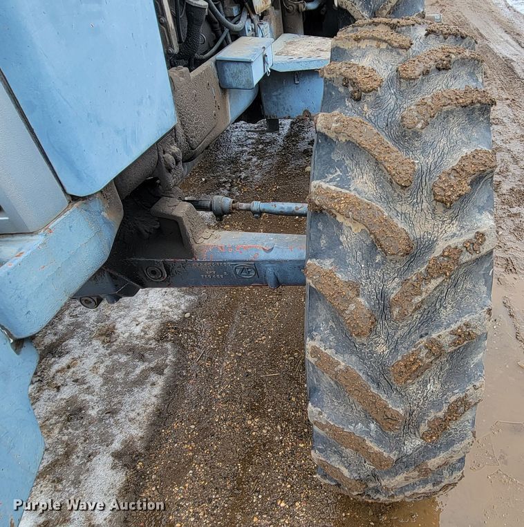 image for item LV9306 1989 White 100  MFWD tractor