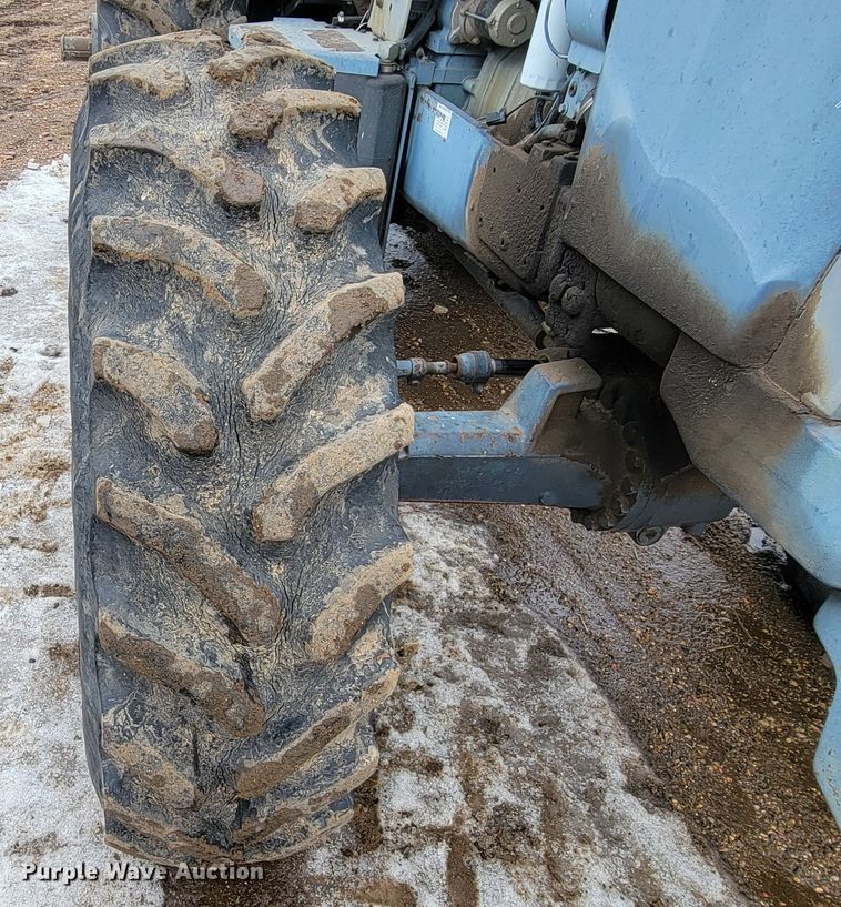 image for item LV9306 1989 White 100  MFWD tractor