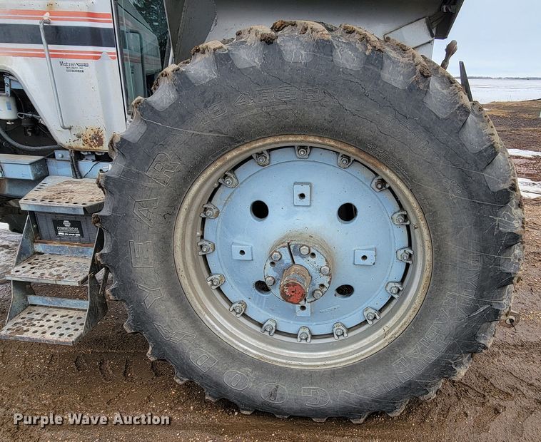 image for item LV9306 1989 White 100  MFWD tractor