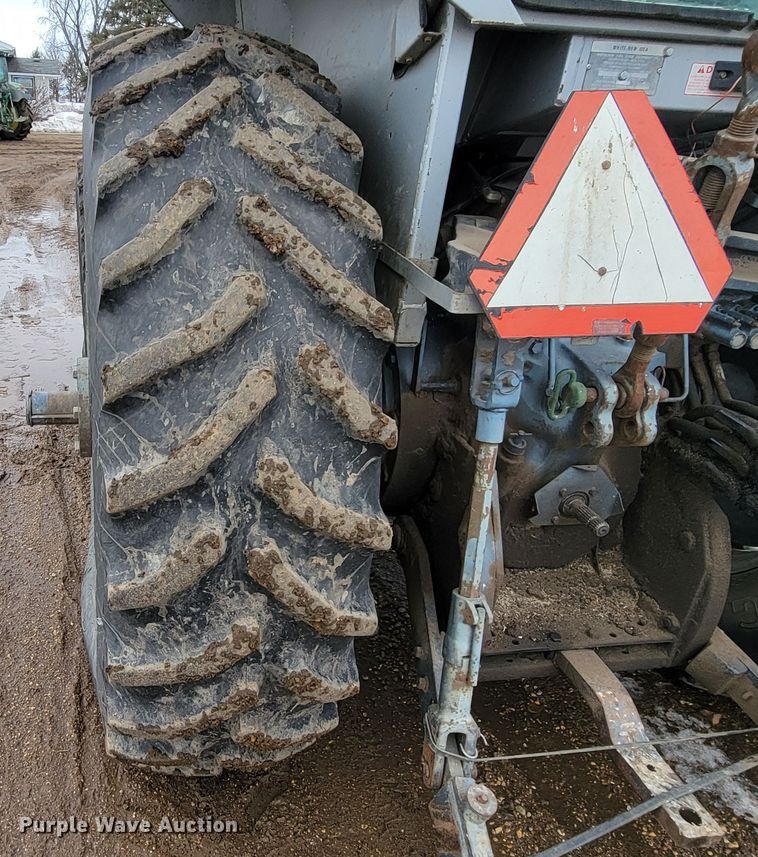 image for item LV9306 1989 White 100  MFWD tractor