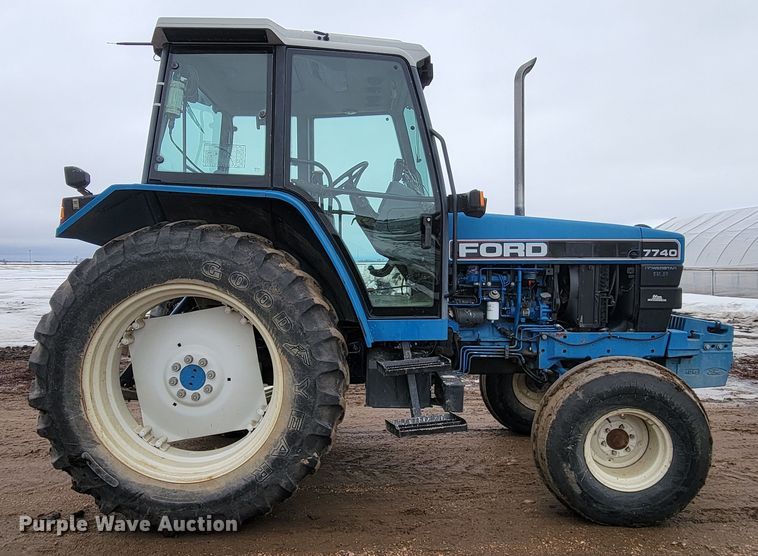 image for item LV9307 Ford 7740  tractor