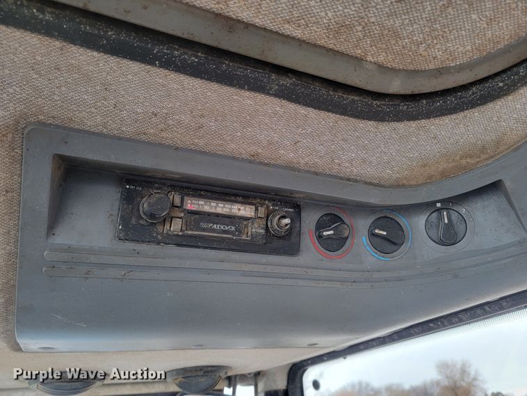 image for item LV9307 Ford 7740  tractor