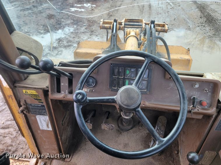 image for item LV9311 1997 Dresser 510C  wheel loader