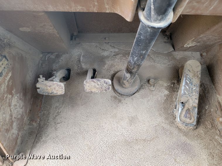 image for item LV9311 1997 Dresser 510C  wheel loader