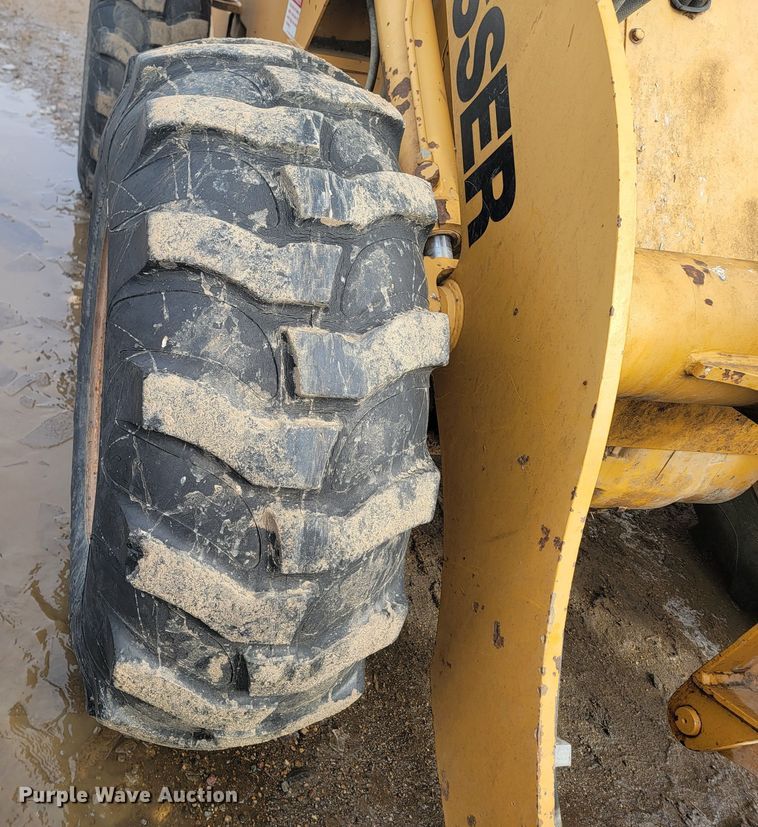 image for item LV9311 1997 Dresser 510C  wheel loader