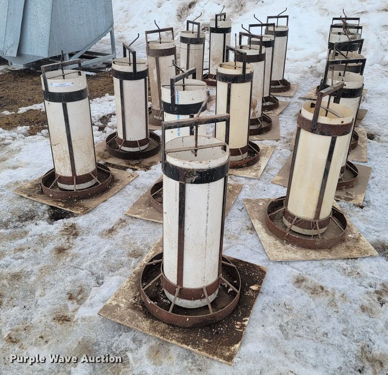 image for item LV9317 (16) nursery pig feeders