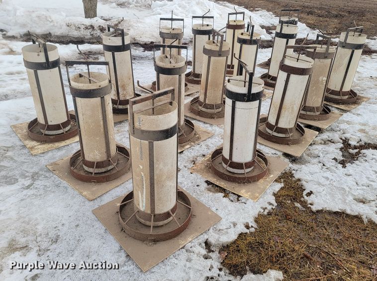 image for item LV9317 (16) nursery pig feeders