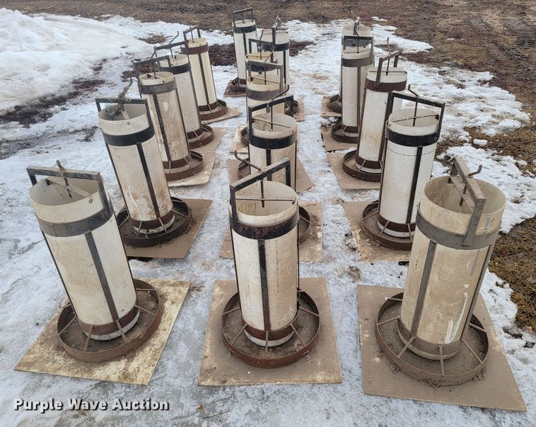 image for item LV9317 (16) nursery pig feeders