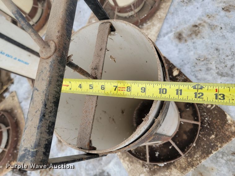 image for item LV9317 (16) nursery pig feeders