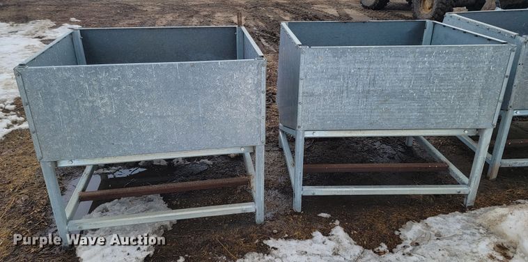 image for item LV9319 (4) bulk bins