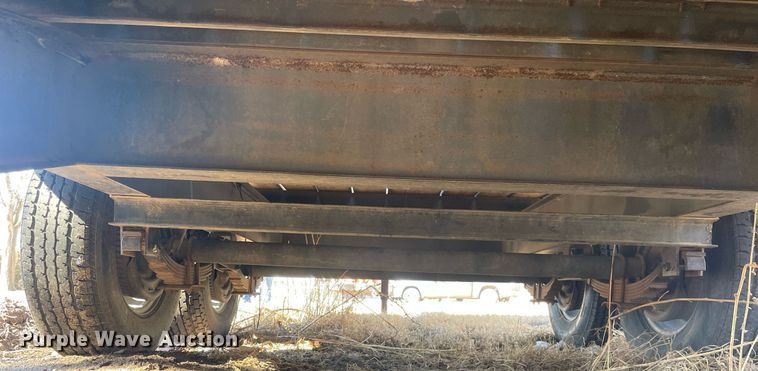 image for item MA9958 2008 Diamond T  equipment trailer