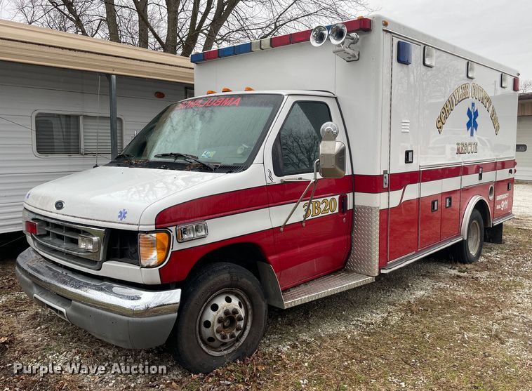 image for item MB9022 2000 Ford E450 Super Duty  ambulance