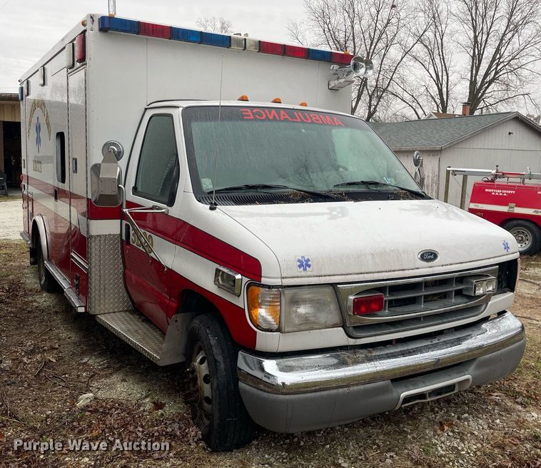 image for item MB9022 2000 Ford E450 Super Duty  ambulance