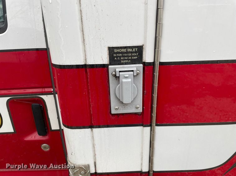 image for item MB9022 2000 Ford E450 Super Duty  ambulance