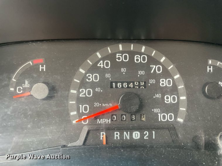 image for item MB9022 2000 Ford E450 Super Duty  ambulance