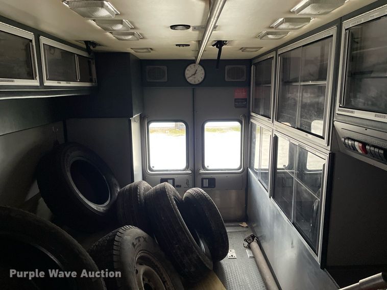 image for item MB9022 2000 Ford E450 Super Duty  ambulance