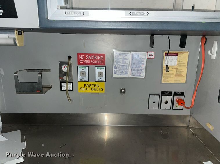 image for item MB9022 2000 Ford E450 Super Duty  ambulance