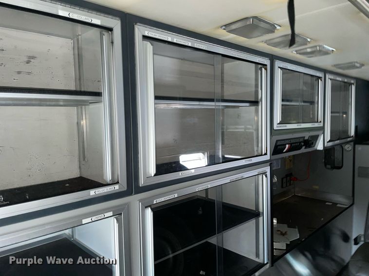 image for item MB9022 2000 Ford E450 Super Duty  ambulance