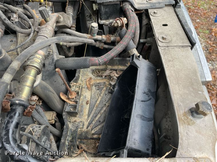 image for item MB9022 2000 Ford E450 Super Duty  ambulance