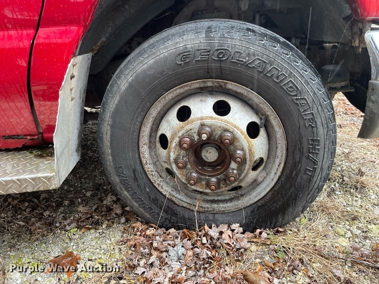 image for item MB9022 2000 Ford E450 Super Duty  ambulance