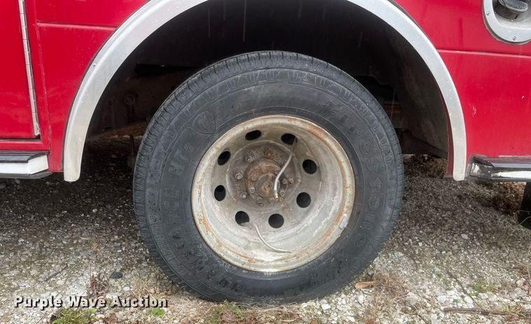 image for item MB9022 2000 Ford E450 Super Duty  ambulance