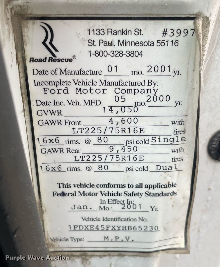 image for item MB9022 2000 Ford E450 Super Duty  ambulance