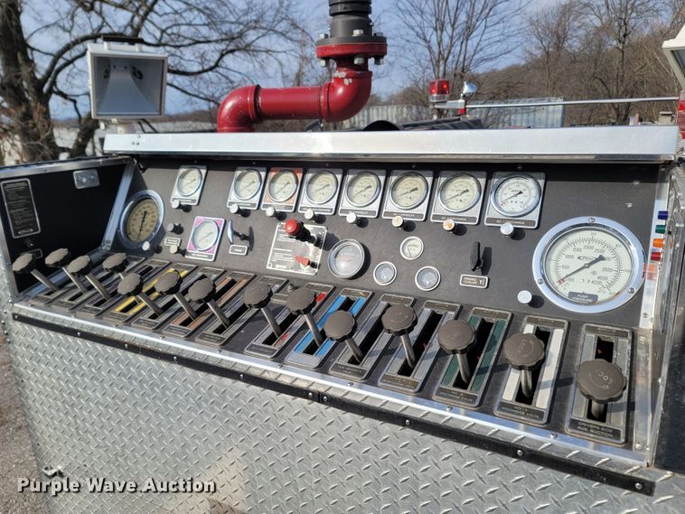 image for item MB9831 1981 Oshkosh V-1624M SPCL  pumper fire truck