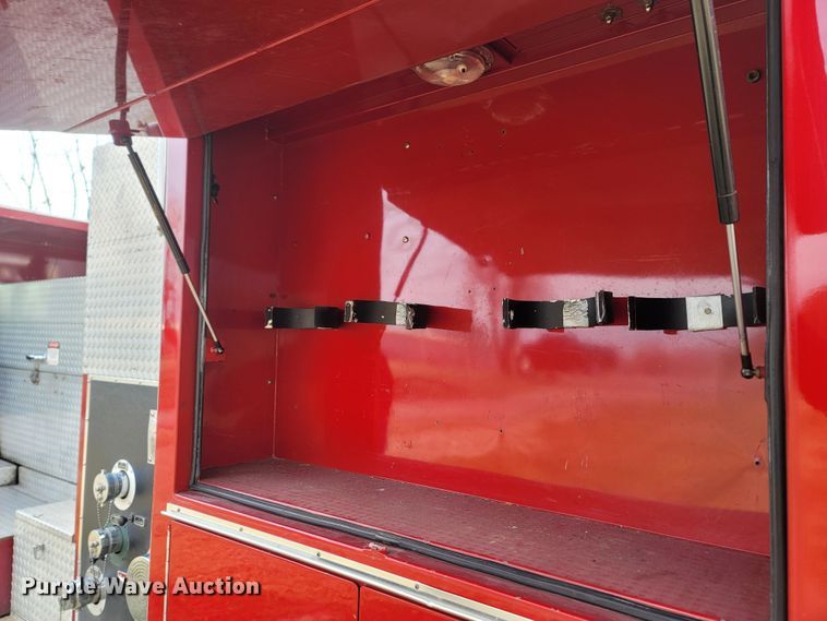 image for item MB9831 1981 Oshkosh V-1624M SPCL  pumper fire truck