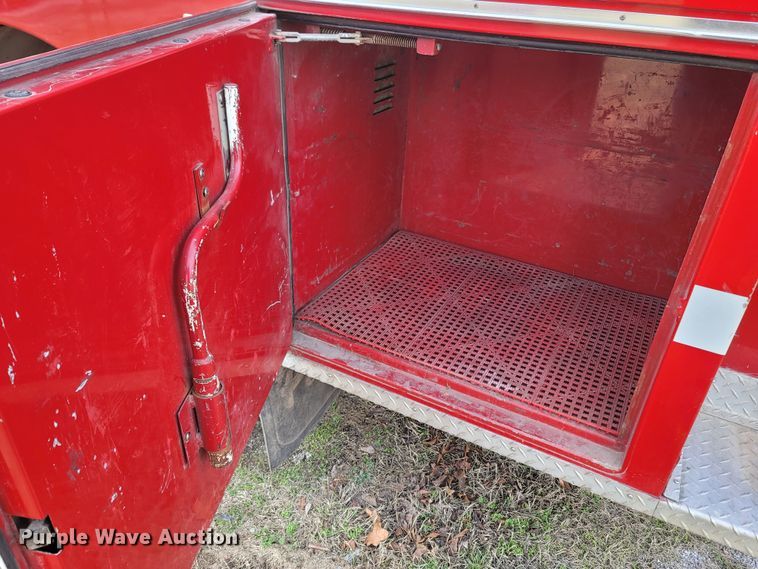 image for item MB9831 1981 Oshkosh V-1624M SPCL  pumper fire truck