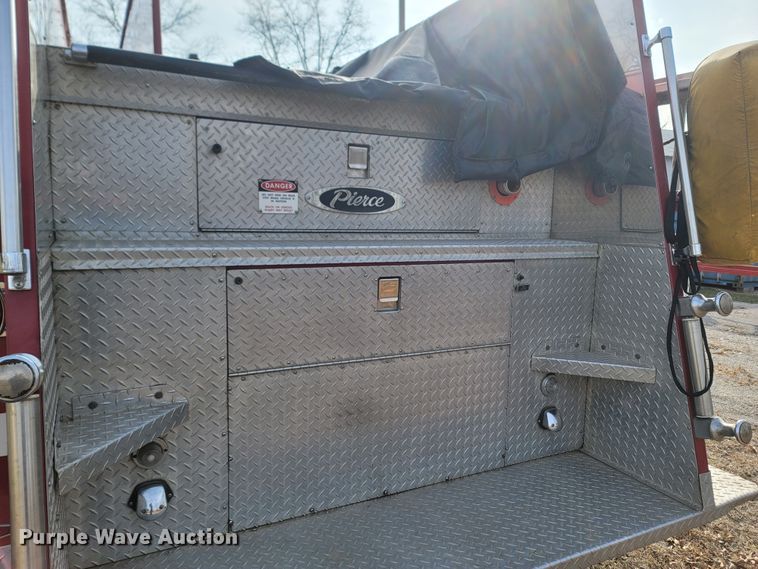 image for item MB9831 1981 Oshkosh V-1624M SPCL  pumper fire truck