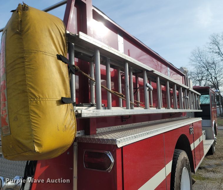 image for item MB9831 1981 Oshkosh V-1624M SPCL  pumper fire truck