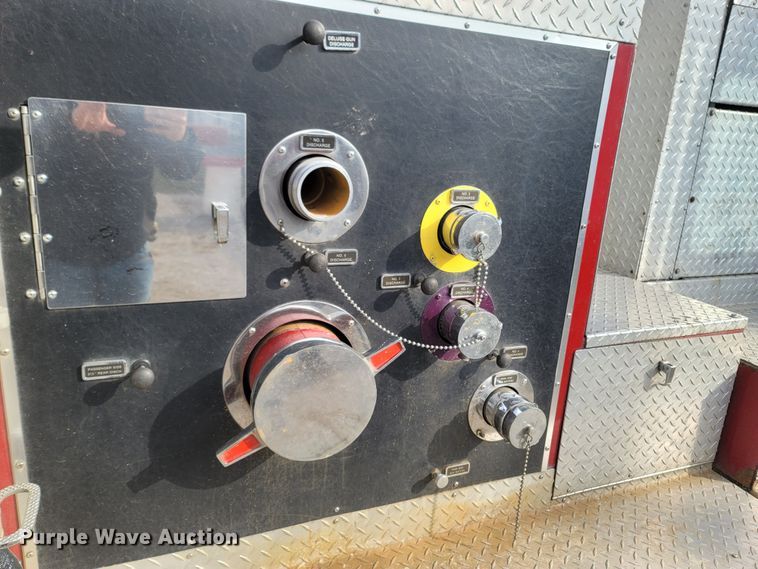 image for item MB9831 1981 Oshkosh V-1624M SPCL  pumper fire truck