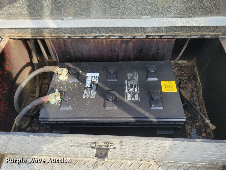 image for item MB9831 1981 Oshkosh V-1624M SPCL  pumper fire truck