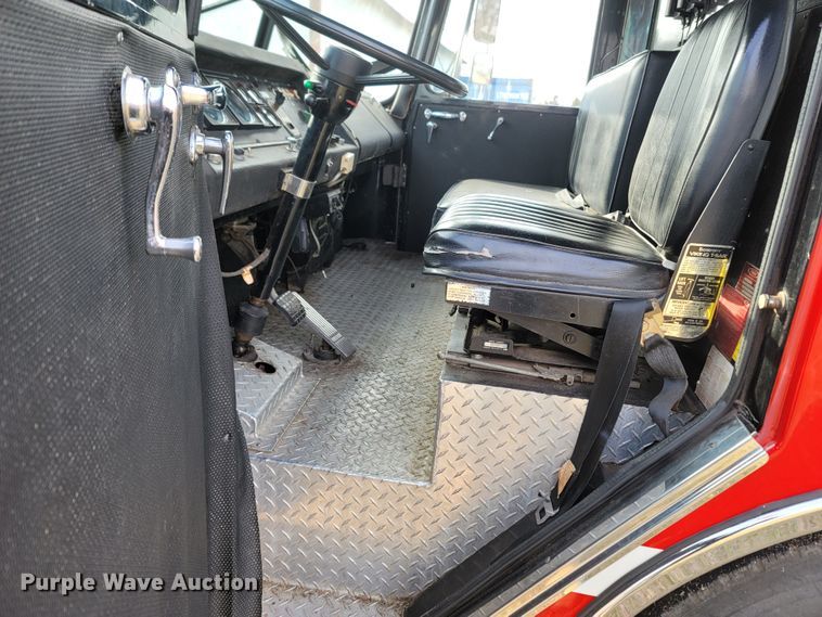 image for item MB9831 1981 Oshkosh V-1624M SPCL  pumper fire truck