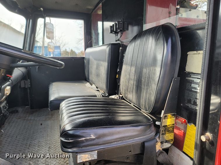 image for item MB9831 1981 Oshkosh V-1624M SPCL  pumper fire truck