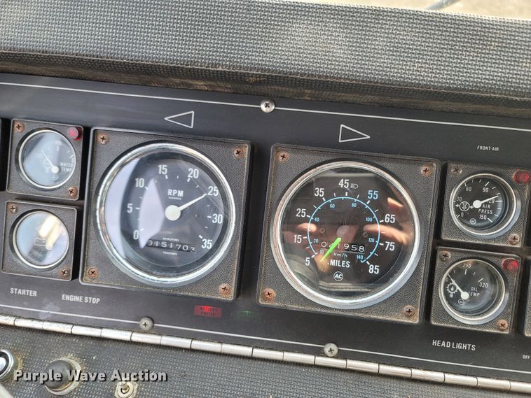 image for item MB9831 1981 Oshkosh V-1624M SPCL  pumper fire truck