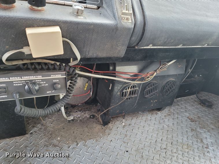 image for item MB9831 1981 Oshkosh V-1624M SPCL  pumper fire truck